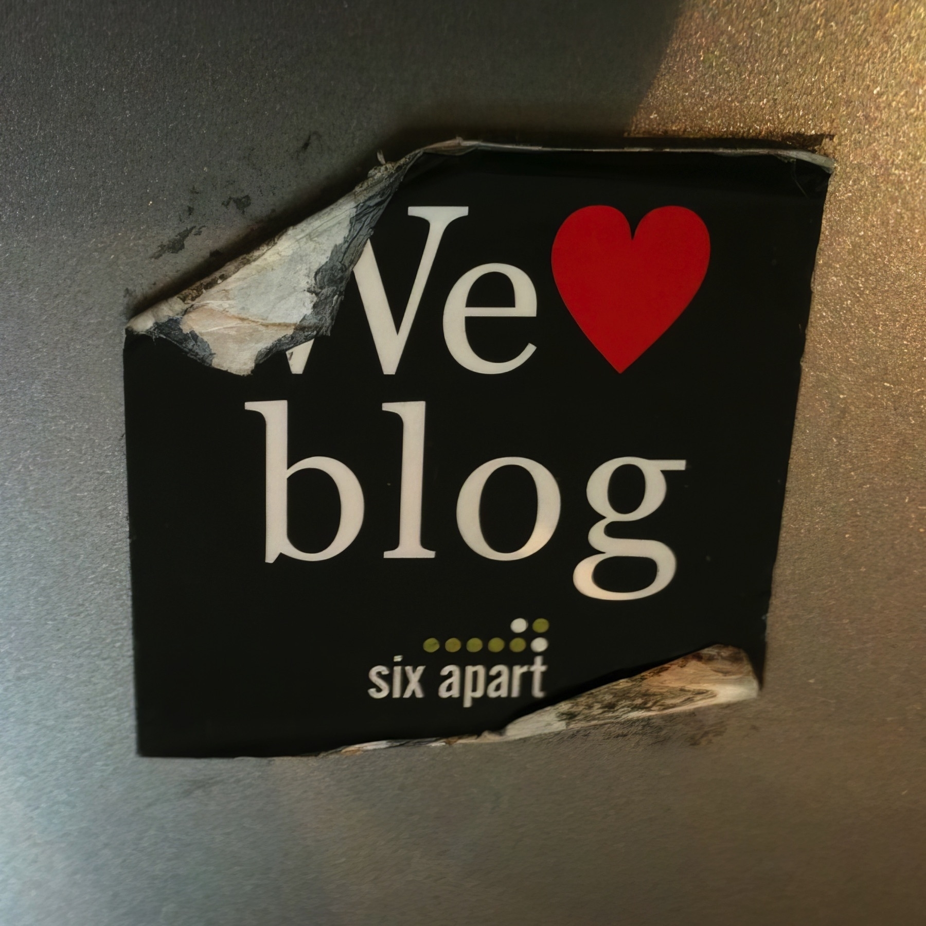 A “We Love Blog” sticker from Six Apart in 2010.